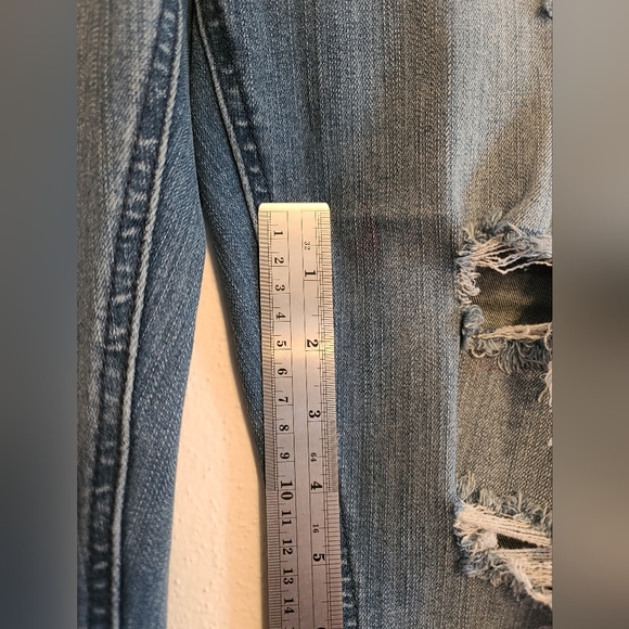Torrid Premium Women's Bombshell Distressed Skinny Size 18R 28" Inseam Blue Jean - Picture 2 of 7